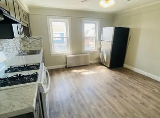 300 Maple Ave, Barrington, RI 02806