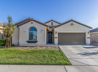 2841 Harbor Island Ave, Tulare, CA 93274