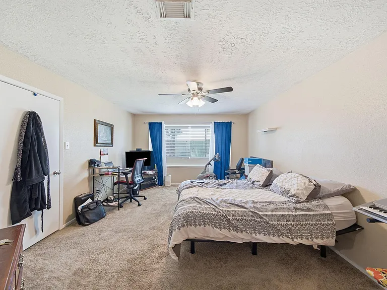 411 Forest Hills Dr — Photo 10