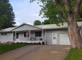 450 N 7th St, Akron, IA 51001