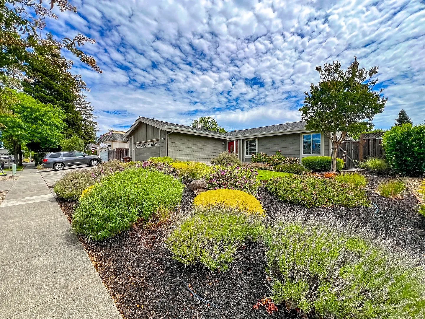 Elegant Browns Valley Four Bedroom Home — Photo 3