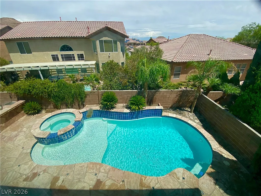 5 bed, 2.5 bath, 3790 sqft, $3,800 — Photo 1
