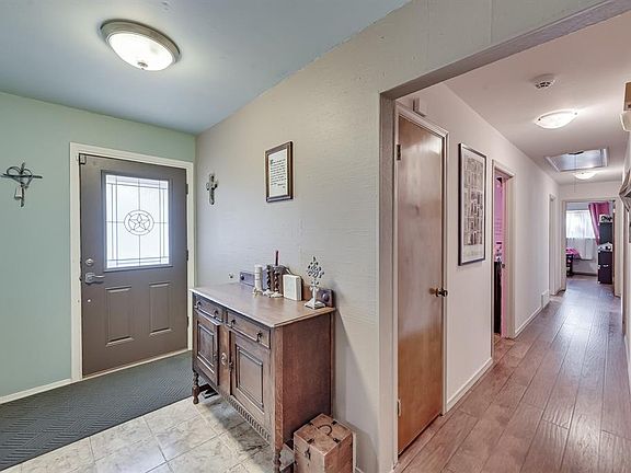 5th image of 4205 Trowbridge Dr