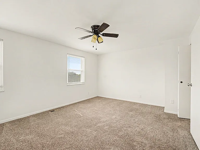 1406 Old Town Ct — Photo 23