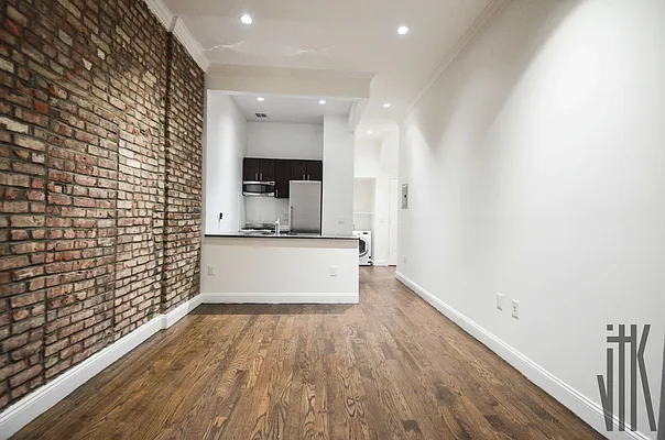 Rented by Compass | media 9