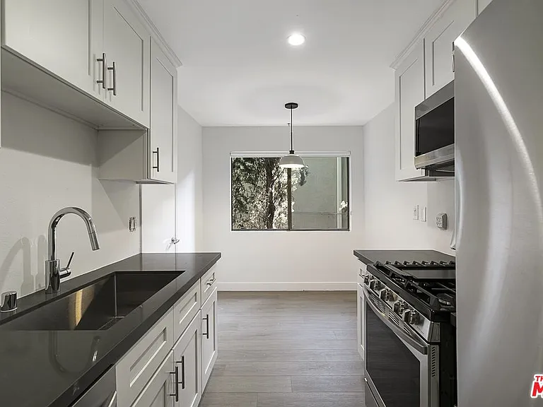 1616 Brockton Ave #101 — Photo 5
