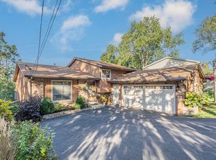 346 Hiawatha Dr, Lake In The Hills, IL 60156