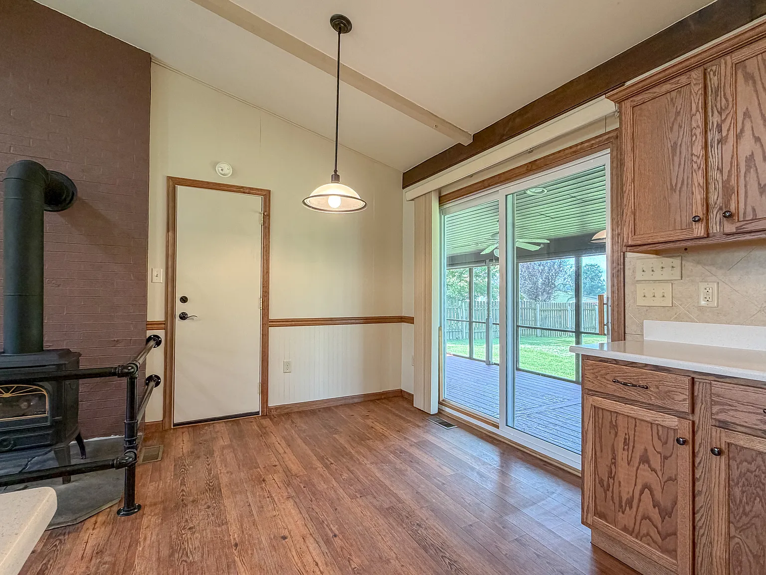 3 bed, 1025 sqft, $1,895 — Photo 4