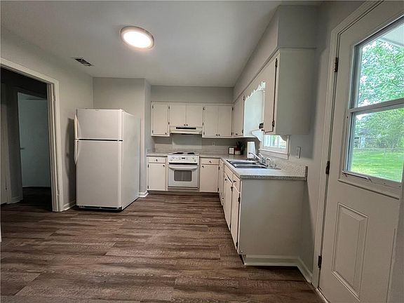 3rd image of 59 Margaret Avenue