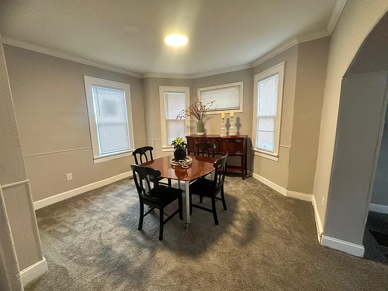 374 S Warren Ave — Photo 2