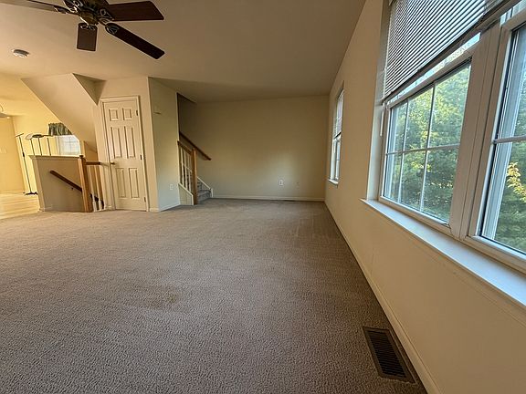 5th image of 61 Emandan Ln