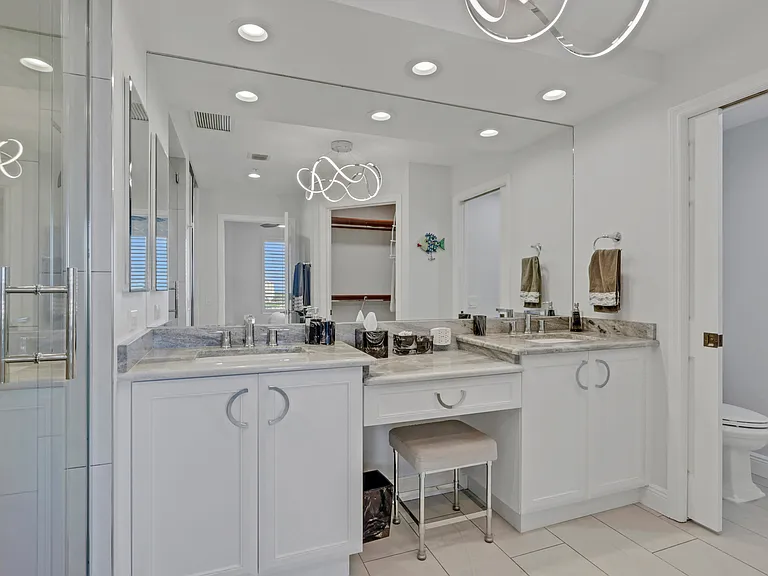 420 Cove Tower Dr #802 — Photo 20