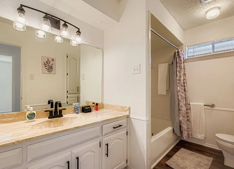 1711 Windsong Trl — Photo 14
