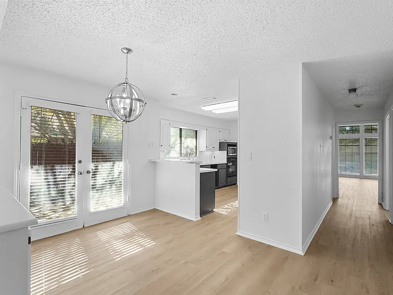 4033 Saint Christopher Ln — Photo 13