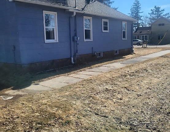 3rd image of 107 West Charles