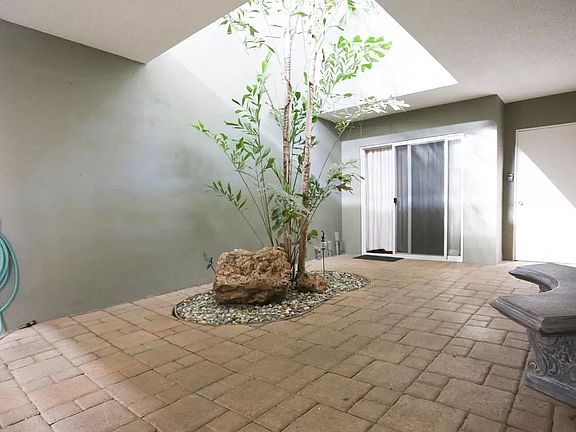 2nd image of 500 S Inglewood Ave APT 2