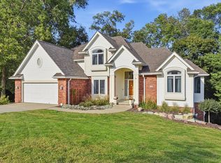 314 Golden Oaks Dr, Council Bluffs, IA 51503