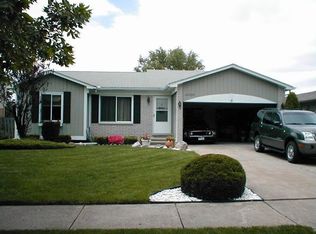 46595 Apple Ln, Macomb, MI 48044