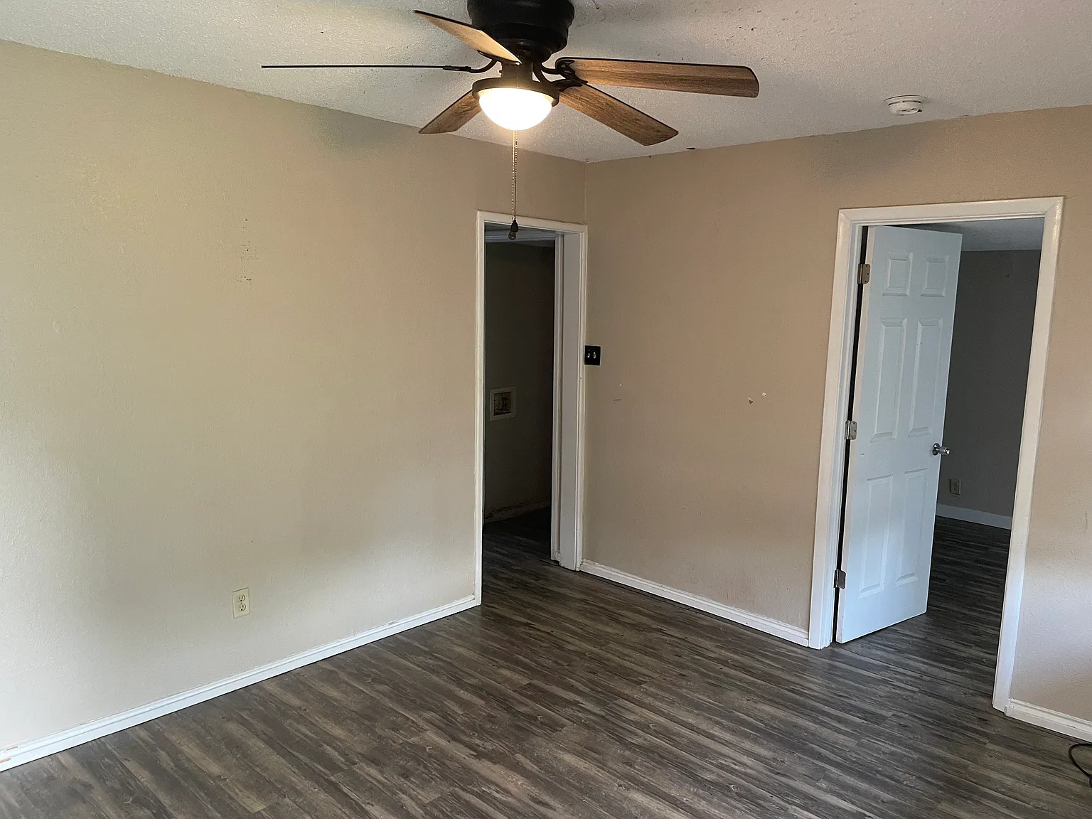 3 bed, 900 sqft, $795 — Photo 4