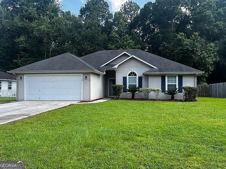 120 Hydrangea Rd — Photo 1