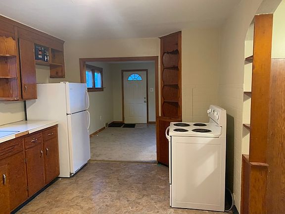 3rd image of 71 6th Ave #1