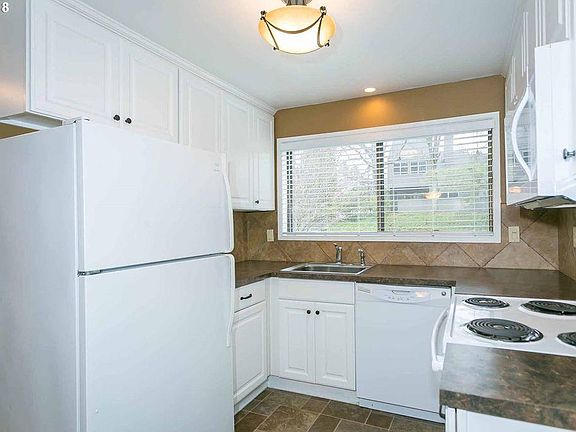 Kitchen - all appliances included