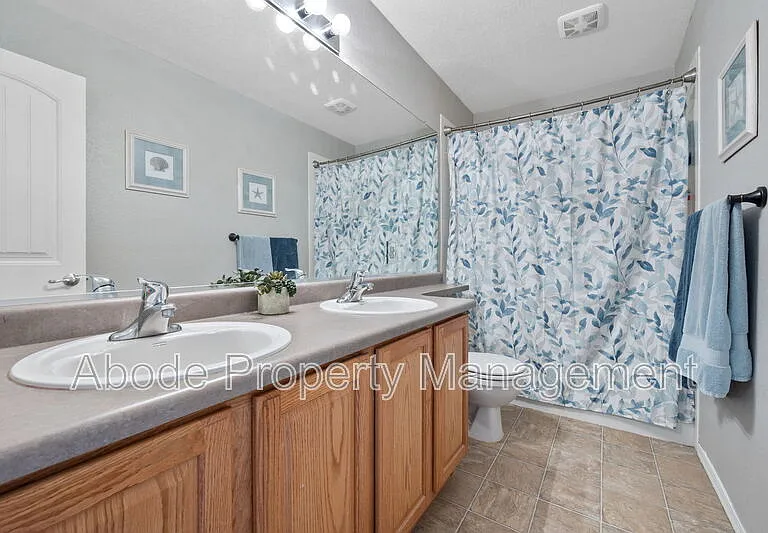 2214 Andrews St — Photo 26