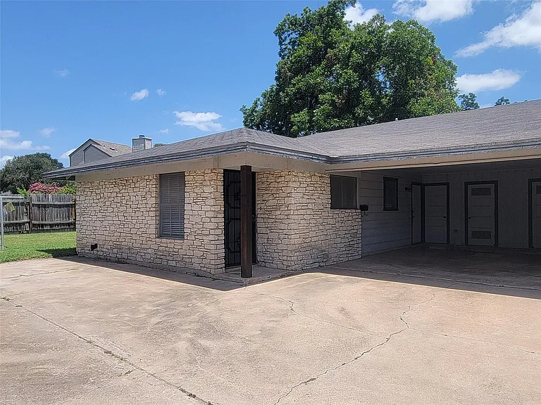 5806 Nassau Dr #B — Photo 4