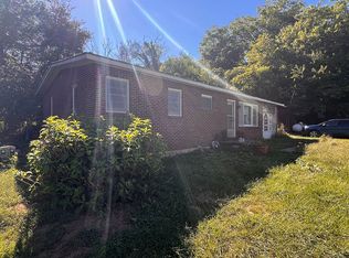 151 Mountaineer Ln, Natural Bridge, VA 24578