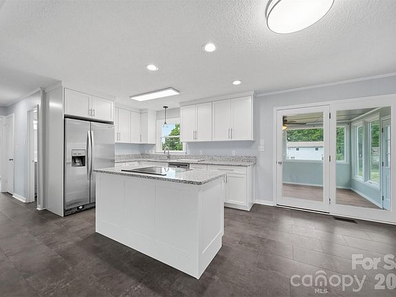 5th image of 4587 Miller Ct