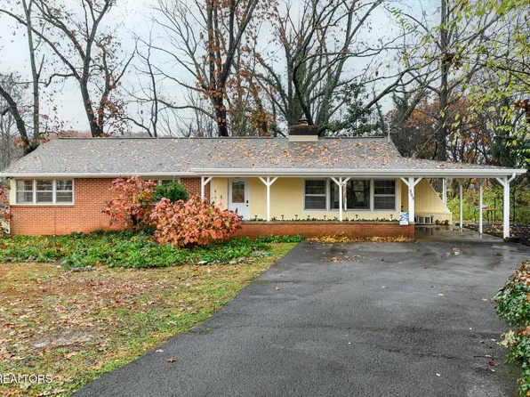 383 East Dr, Oak Ridge, TN 37830