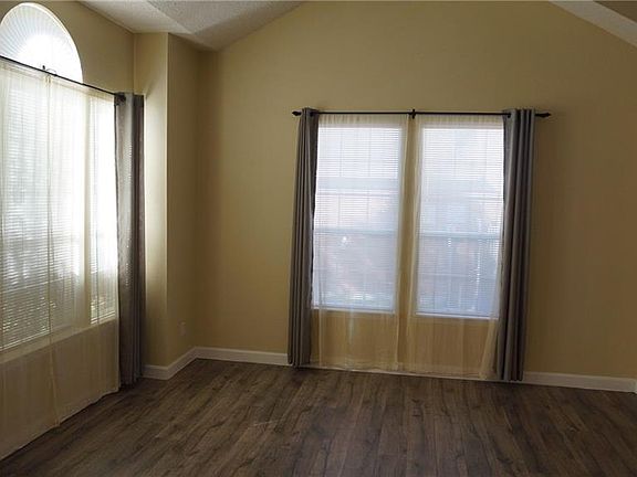 3rd image of 4105 Oxlea Dr