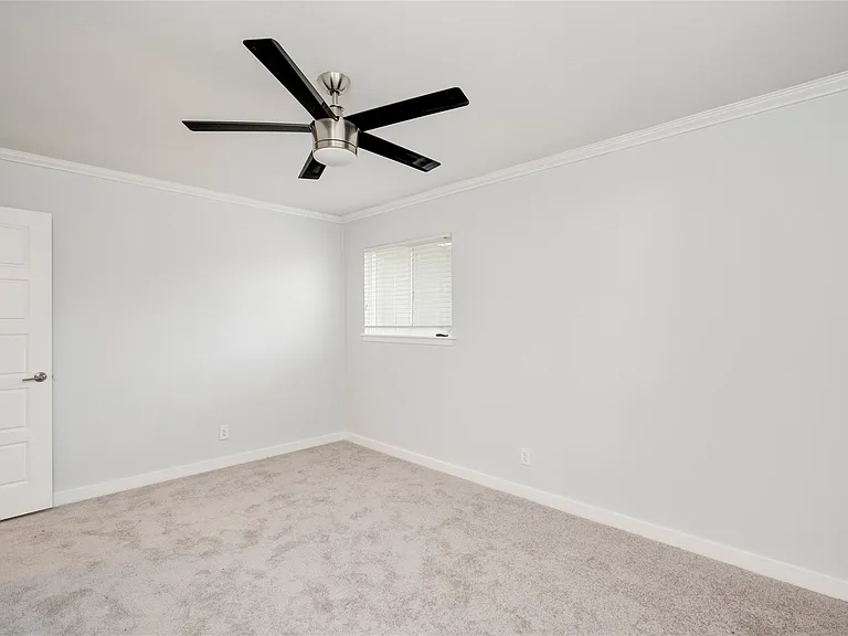5402 Chevy Cir — Photo 23