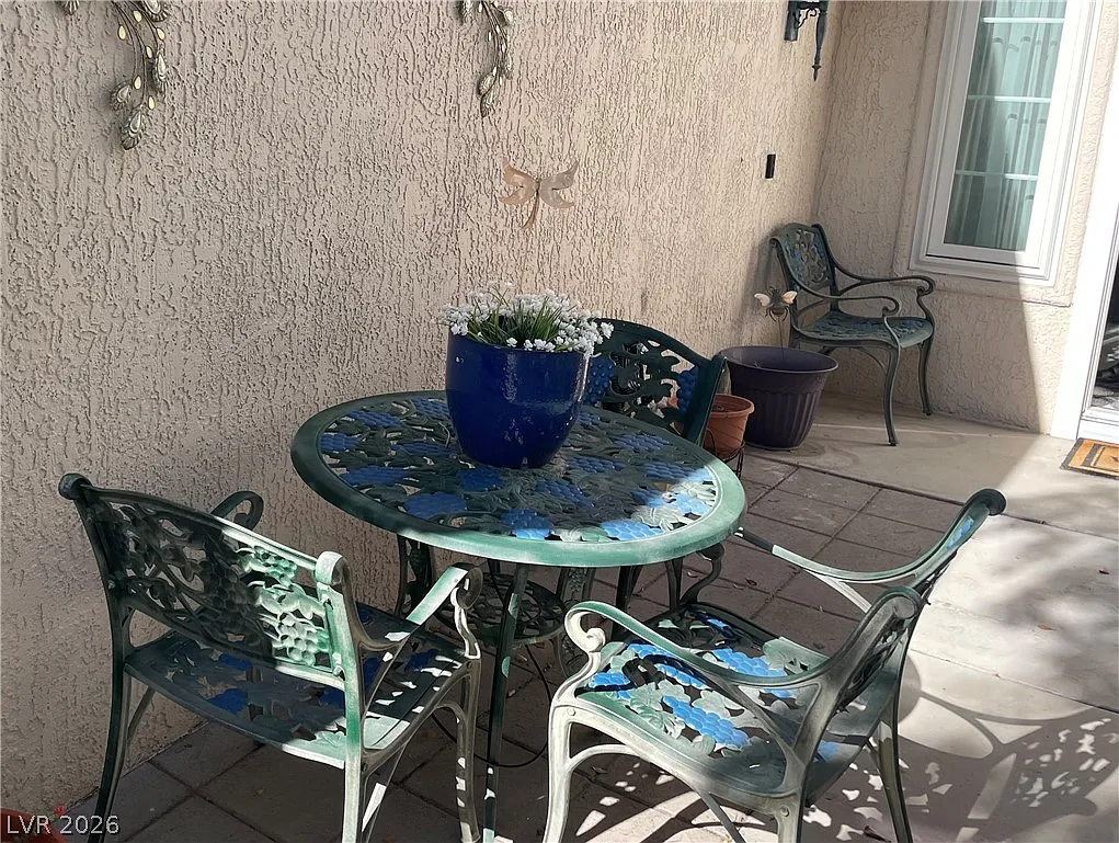 2 bed, 2.0 bath, 1749 sqft, $3,200 — Photo 3
