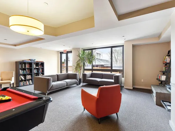 500 4th Avenue image 8 of 12