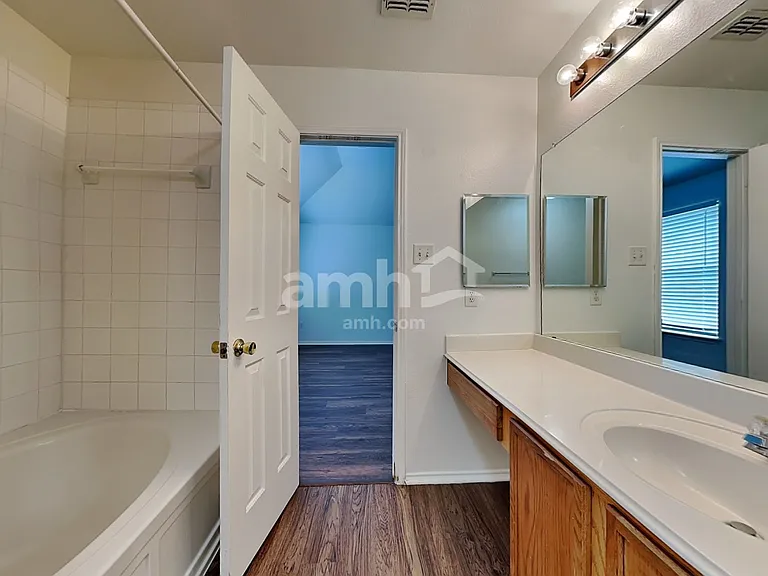 511 Robinwood Dr — Photo 11