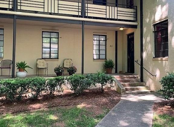 Quiet end unit on the first floor