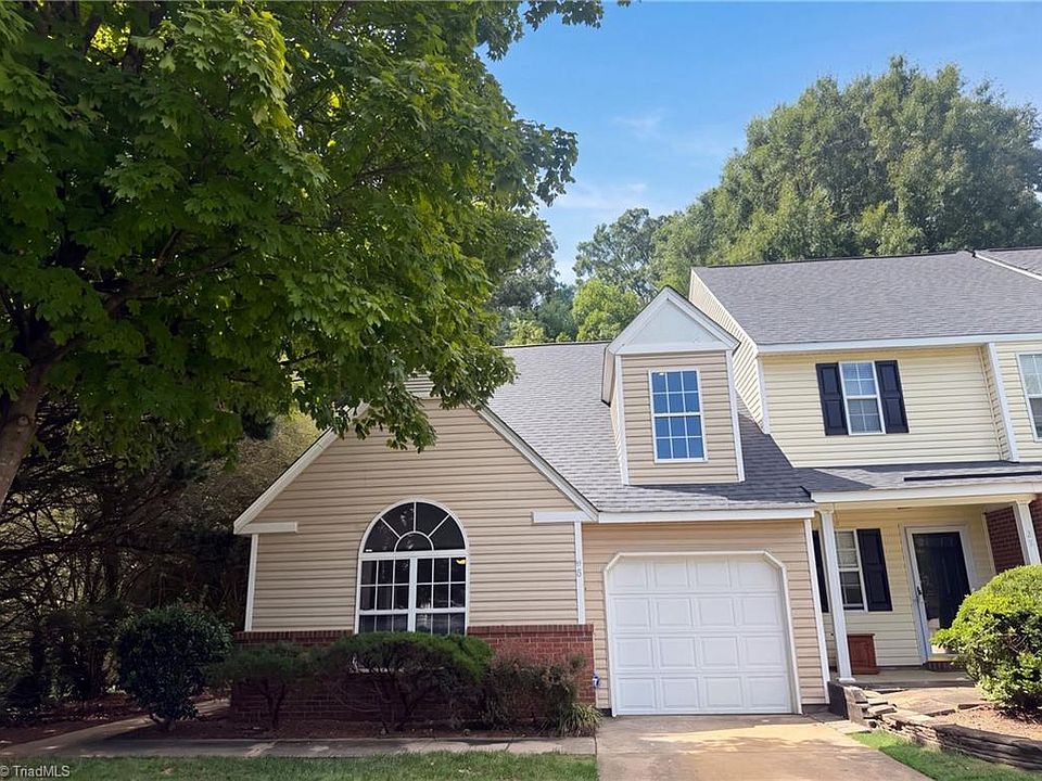 1st image of 30 Pickwick Pl