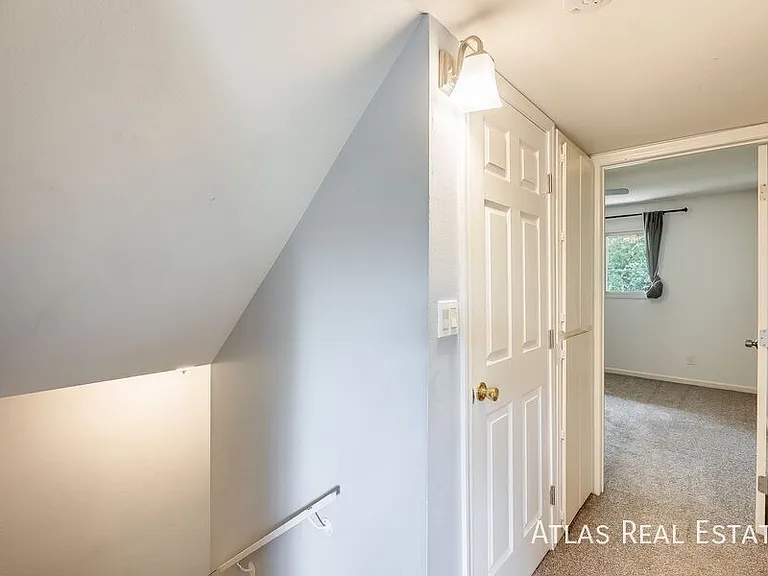 1649 W Hazelwood St — Photo 21