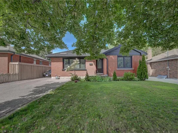 88 Glenview Ave, Cambridge, ON N1R 2W2