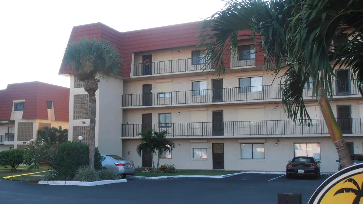 Front of Riverlakes - 760 S Brevard Ave #211