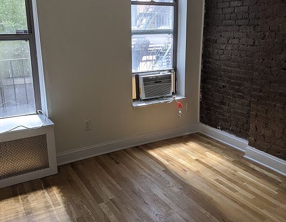 3rd image of 345 W 16th St #54