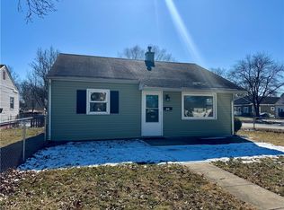 1021 Southlawn Dr, Mattoon, IL 61938