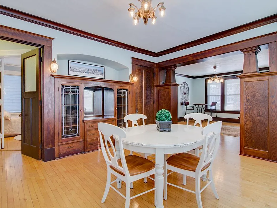 Dining Room to Back Hall w/Bedrooms & Bathroom