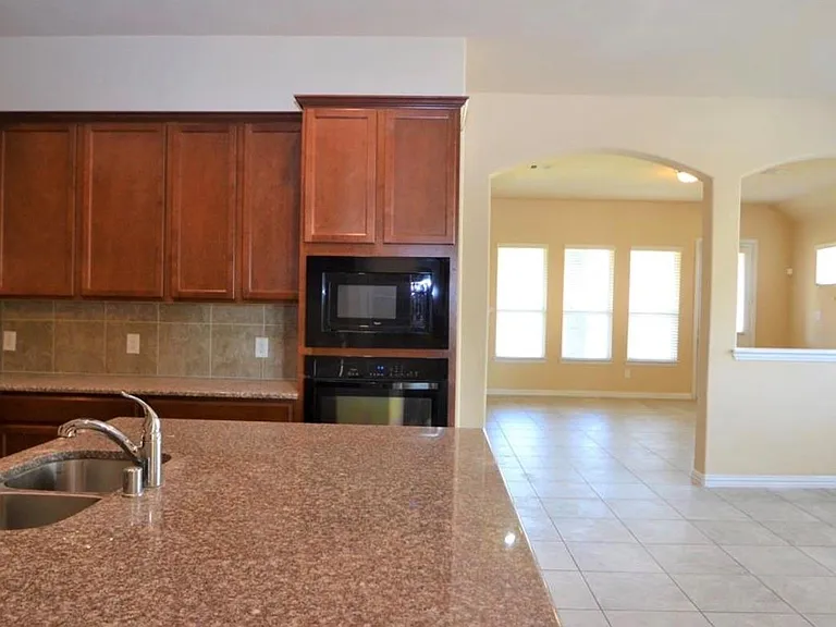 7219 Pearl Terrace Ln — Photo 34