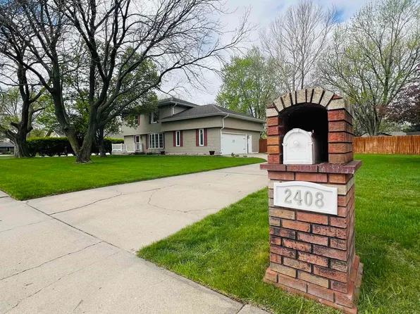2408 Apache Rd, Grand Island, NE 68801