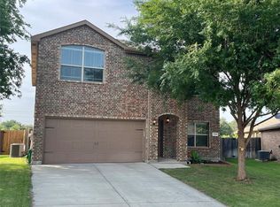 123 Creekview Dr, Azle, TX 76020