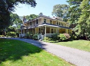39 Taylor Rd, Halesite, NY 11743