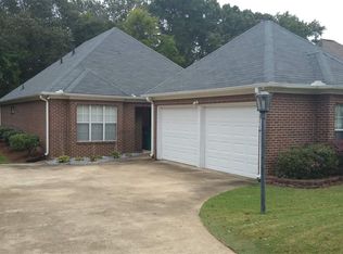 10 Oak Pl, Pleasant Grove, AL 35127