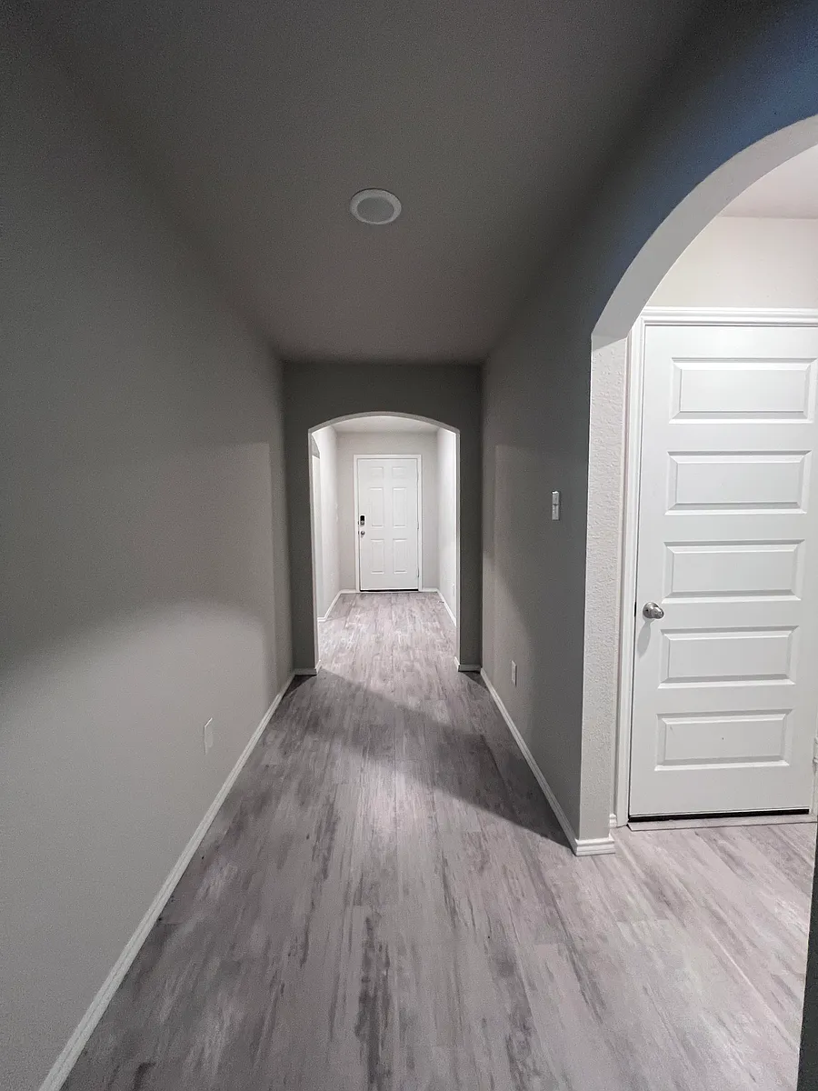Building Photo - 7400 Gangway Dr